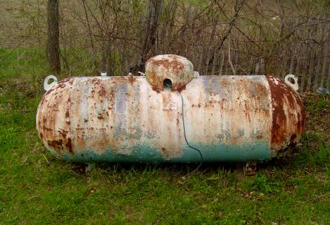 old propane gas tank rusts